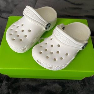 Crocs 🐊 I won’t lower the price.